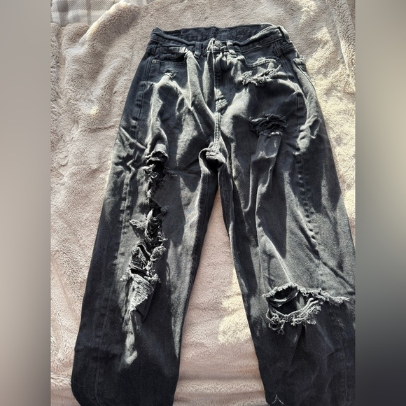 American eagle Relaxed Mom Jeans - Picture 2 of 4